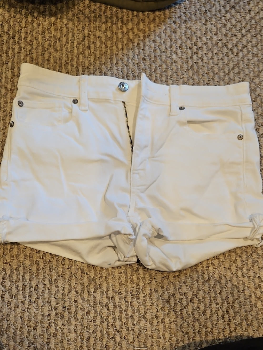 American Eagle Stretch High Waisted White Cuffed Jean Shorts 6